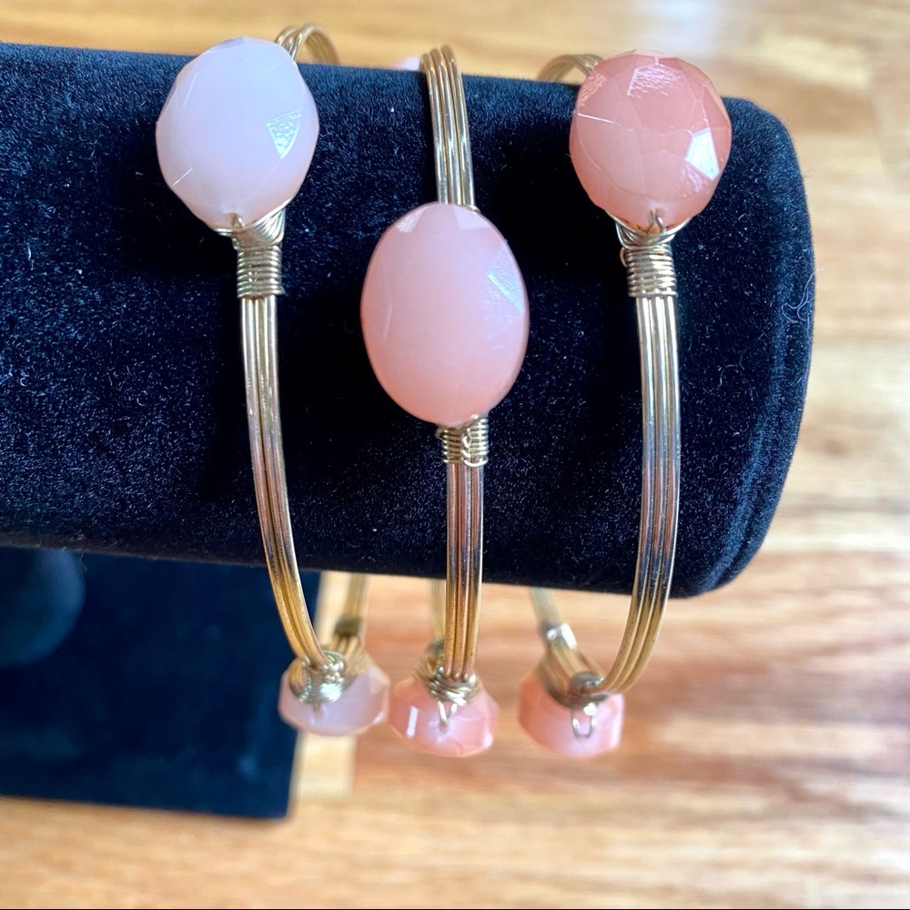 Bracelets - 3 bracelets gold and pinkish coral